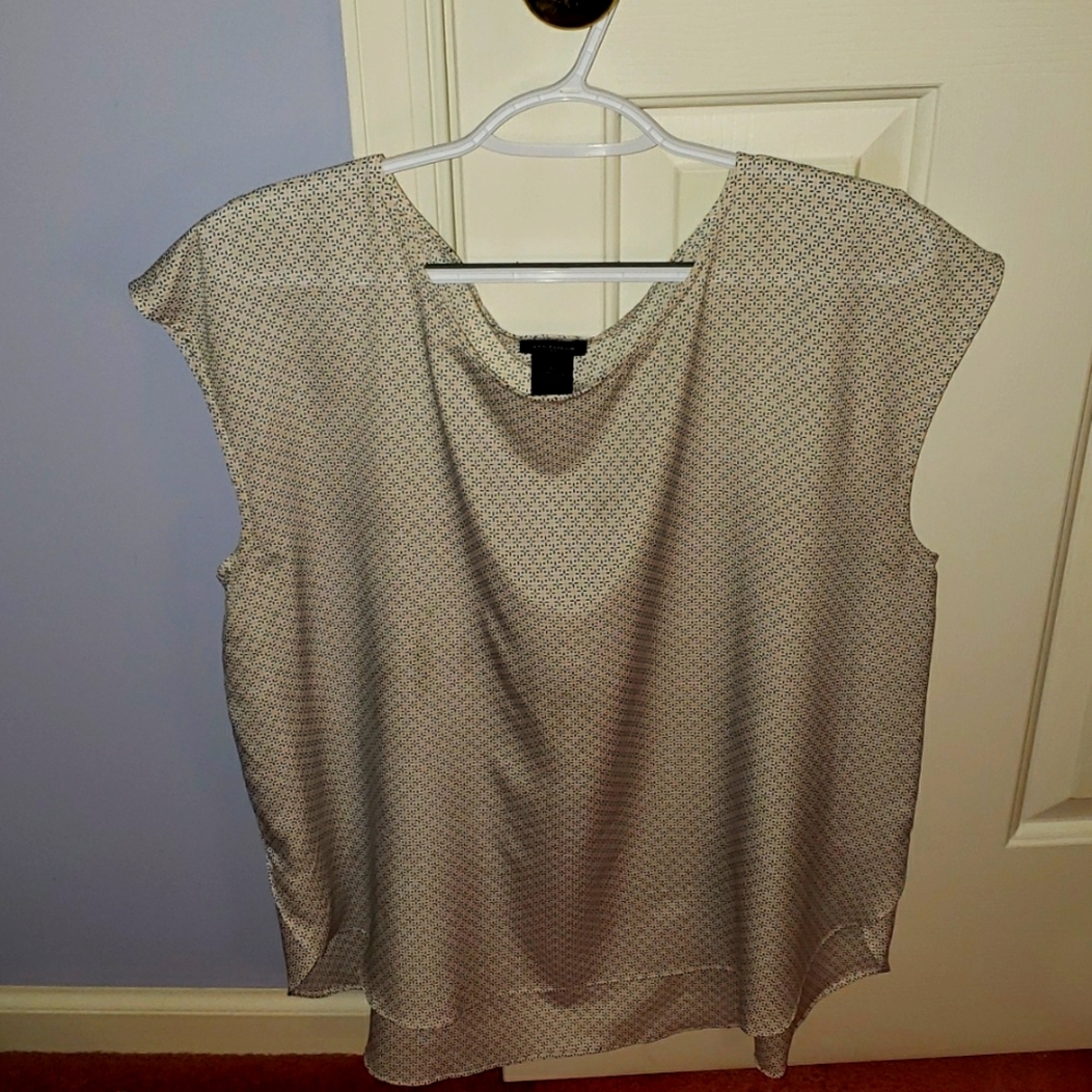 Sleeveless blouse